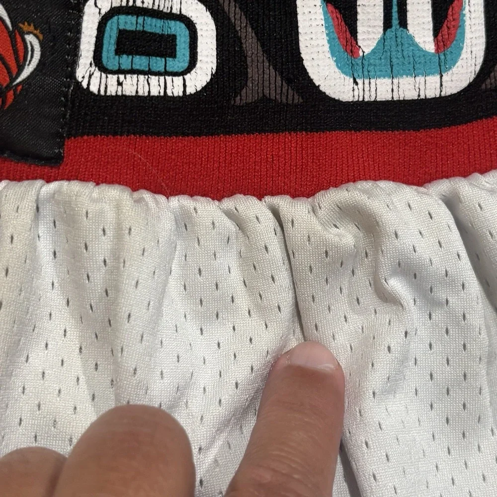 Vintage Adidas Vancouver Grizzlies NBA Shorts White Men's Large HWC 90s Retro L